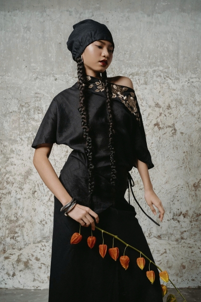 Hoa Ảnh Hồng Đen Shirt