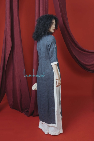 Áo Dài Lam Hoa Trên Vai