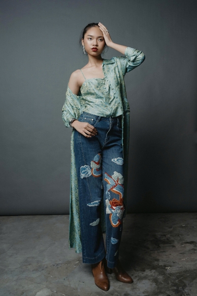 Quần Jeans Thêu Rồng