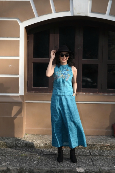 Chân Váy Xẻ Sau Đột Chỉ