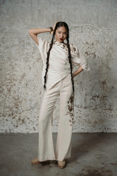 Hoa Ảnh Hồng Kem Shirt