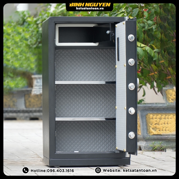 Nội thất két sắt Safiron 100LS bọc nỉ kim cương ba ngăn rộng rãi cao cấp