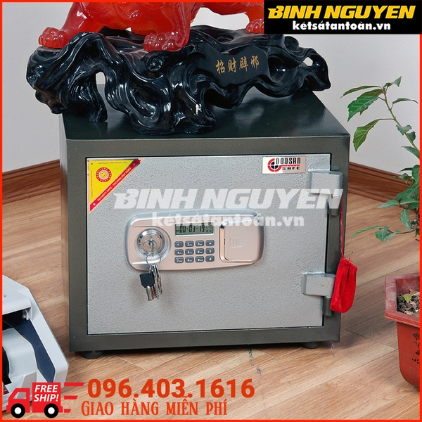 Két sắt doosan bd48dt điện tử, chống cháy, có báo động