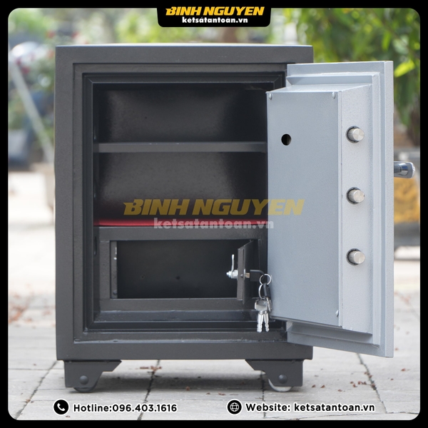 Lòng bên trong nội thất két sắt Két sắt Việt Tiệp KV45 Cơ đổi mã