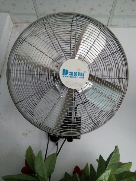 Mua quạt treo tường công nghiệp loại nào tốt nhất? | Ades.vn