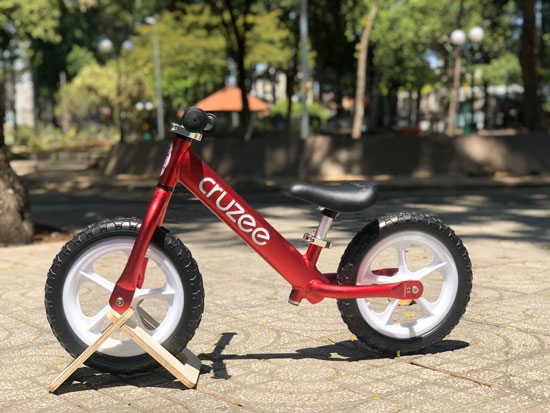 Mẹ Nên Mua Xe Thăng Bằng Cruzee Thanh Lý Hay Mua Xe Mới | Mbmart.Com.Vn