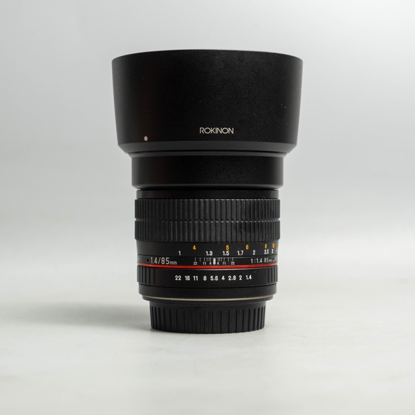 rokinon-samyang-85mm-f1-4-eos-85-1-4-20175