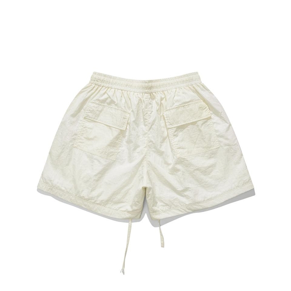 CREAM SHORTS PARACHUTE FABRIC - góc nhìn khác