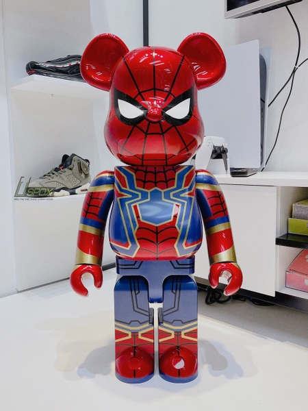 BE@RBRICK SCARLET SPIDER 1000％ Bearbrick x Marvel Spider-Man Scarlet Spider 1000% - US