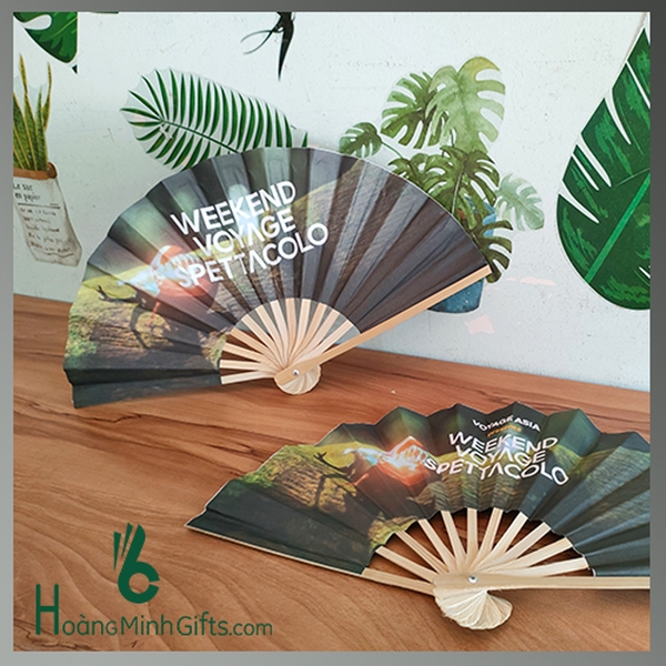quat-nan-in-logo-quang-cao-khach-hang-voyage