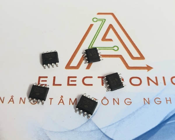IC HT66F002 66F002 SMD SOP-8 8-bit A / D Flash MCU HK-267-4