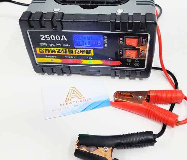 Máy sạc ắc quy model 2500A 12v 24v sạc bình 6Ah-150Ah màn hiển thị LCD, sạc nhanh, chống ngược cực