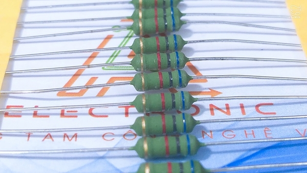 Điện trở MO 6.8K 1W 5% chân đồng (50pcs) T2-A4