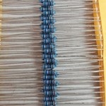 Trở VISHAY BC 620R 0.25W (HK-427-3)