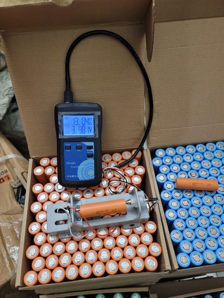 Cell INR18650 30PG nội trở 12-13 dung lượng 3000maH, xả 10C dòng xả cao 30A tháo khối