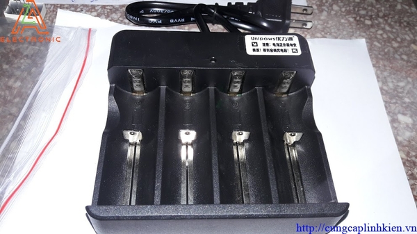 Sạc Pin dài tối đa 7cm