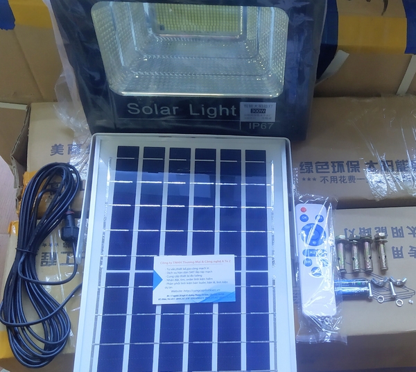 Đèn năng lượng mặt trời Solar Light IP67 300W tấm pin 30.5 x 35cm