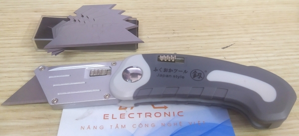 Dao cắt giấy kèm 6 lưỡi hình thang Fukuoka, Nhật Bản G5-A5