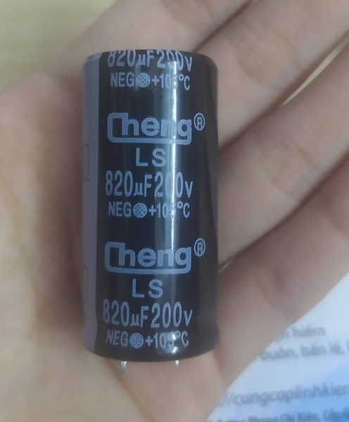 Tụ điện 820uf 200v 22 * ​​45mm RK-122