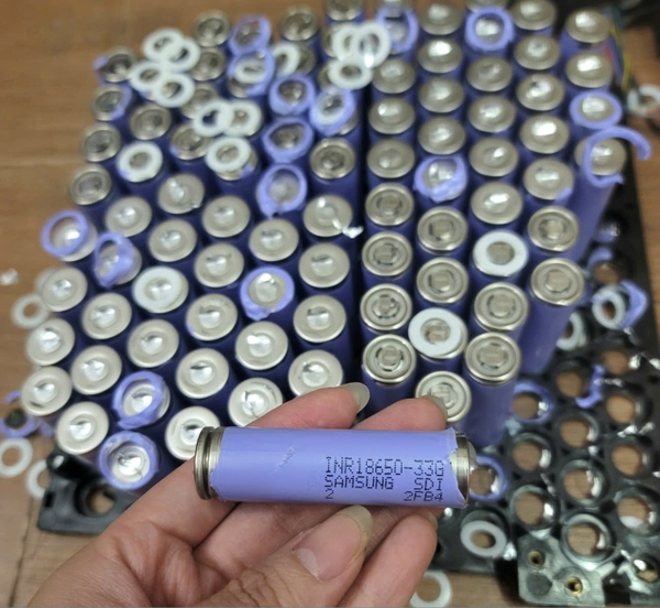 Pin 18650 SAMSUNG 33G dung lượng 3.000mA, dòng xả 10A tháo khối 9.75a 1.5%