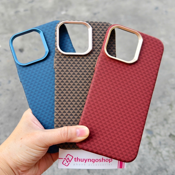 op-lung-nhua-cung-sieu-mong-iphone-16-pro-max