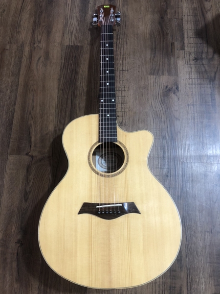 Guitar hồng đào C EQ 7545