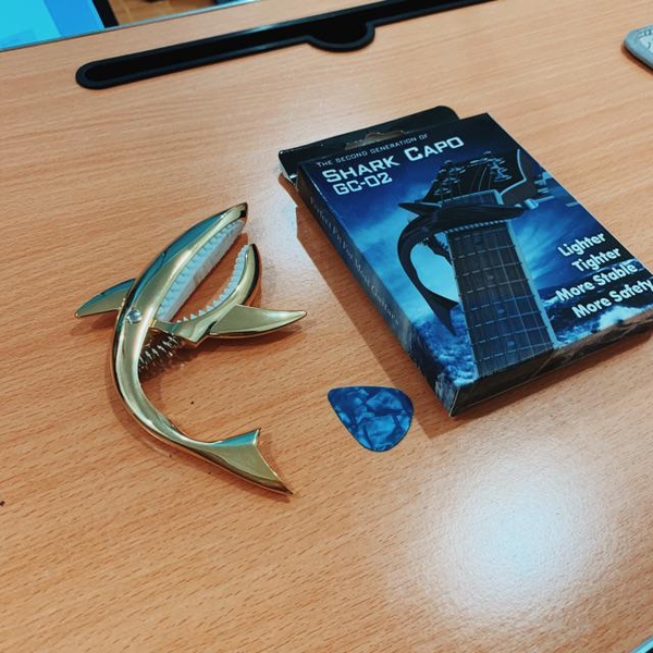 SHARK CAPO GC - 02 ( Capo Cá Mập Kim Loại )