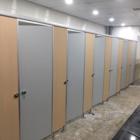 Những loại vách ngăn vệ sinh phổ biến