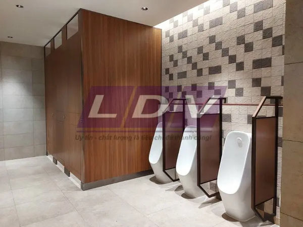 Bản lề vách ngăn vệ sinh - Vai trò và các loại phổ biến