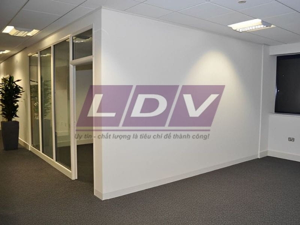 Vách ngăn phòng họp có ưu điểm gì? Đơn vị nào thi công uy tín?