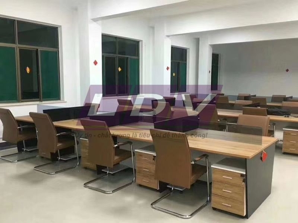 Các loại chất liệu vách ngăn bàn làm việc bạn nên biết