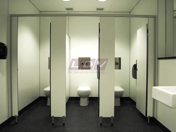 Vách ngăn vệ sinh giá rẻ nhất thị trường cập nhật mới 2024