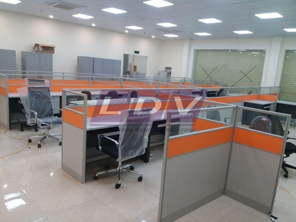 Tại sao nên sử dụng vách ngăn văn phòng