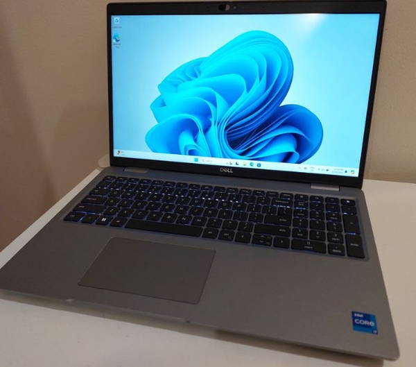 Laptop Dell Precision 3581