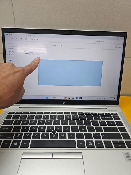 Màn hình 840 g7 cảm ứng