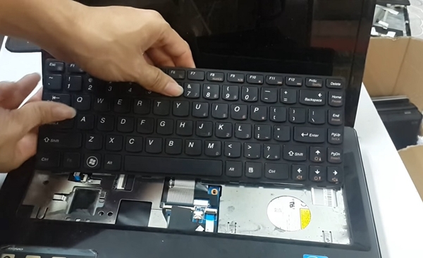 Bàn phím gắn rời, thời gian thay nhanh