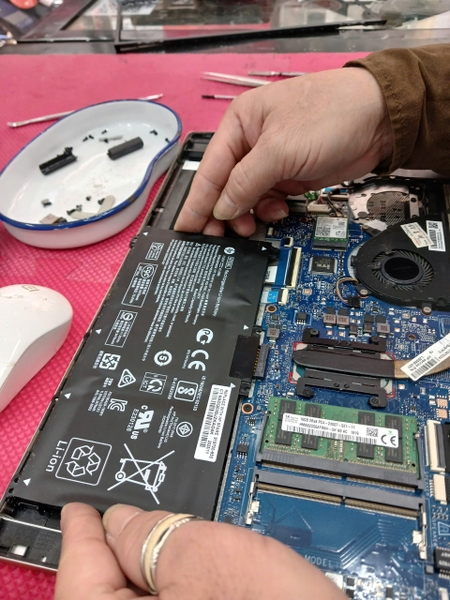 Kiểm tra máy, thay pin