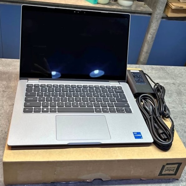 Màn hình laptop Dell 5340 2 in 1 cảm ứng