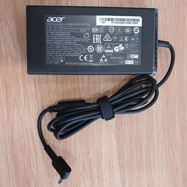 Sạc laptop Acer Nitro 5 19V - 7.1A 135W chân màu tím