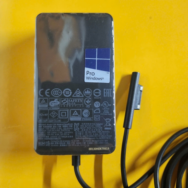 Sạc Surface 65W 15V-4A