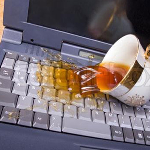 bàn phím bị đổ nước