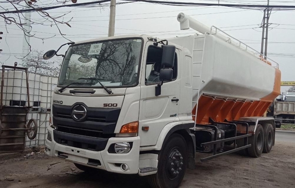 Xe chở cám Hino 15 tấn kiểu trục vít (FL8JT7A)