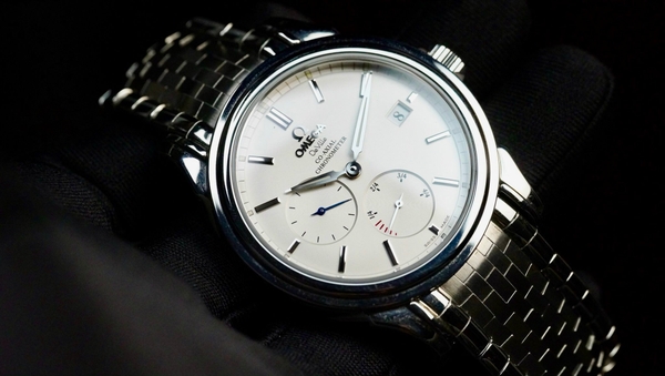 dong-ho-omega-deville-power-reserve-co-axial