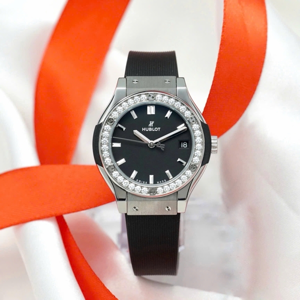 hublot-classic-fusion-lady-33mm-kim-zin-hang