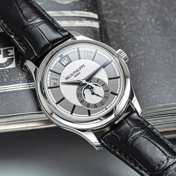 patek-philippe-complications-5205g-001-annual-calender