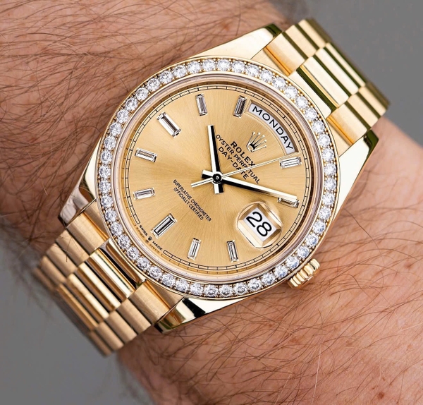 rolex-day-date-40-228348rbr-mat-so-vang-champagne-nam-kim-cuong