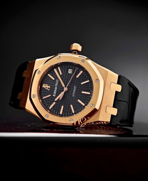 audemars-piguet-royal-oak-selfwinding-rose-gold-39mm-black-dial-bracelet-15300or
