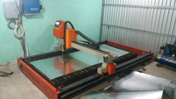 Máy cắt Plasma CNC chuyên cắt tôn mỏng