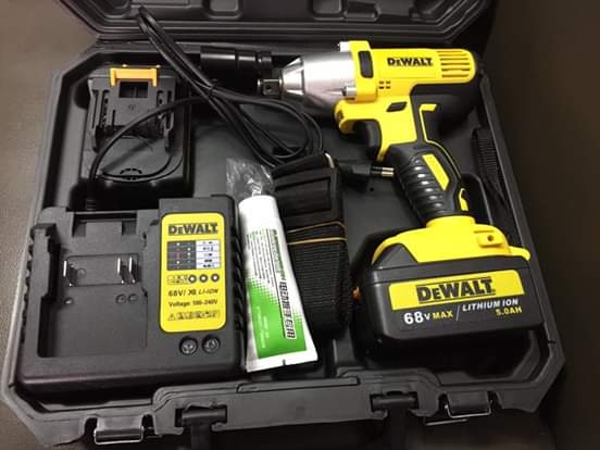 Máy siết bu lông Dewalt 68v
