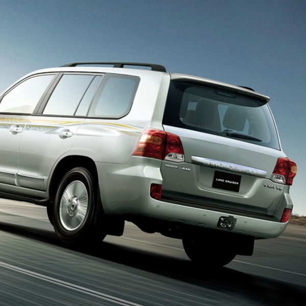 Decal tem chữ V8 và V6 dán đuôi xe ô tô Toyota Land Cruiser và Land Cruiser Prado